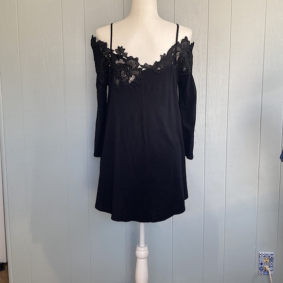 Meadow Rue Women's Black Knit Top - Picture 6 of 9
